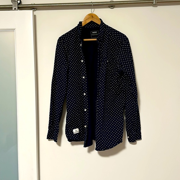 Navy blue men's shirt and polka dot pattern - Picture 1 of 1